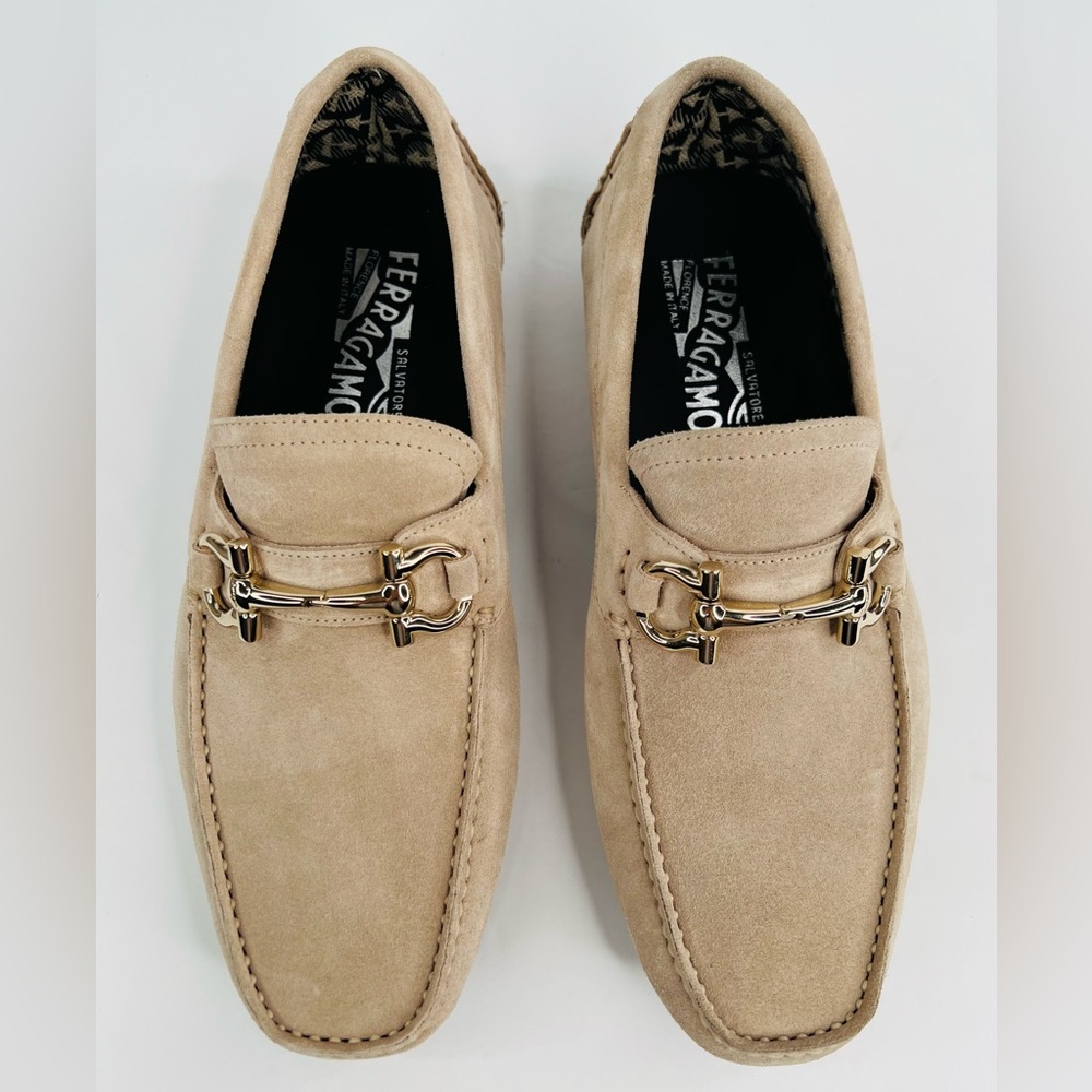 Salvatore Ferragamo Parigi 21 Beige Gancini Suede Drivers US 6.5 - EU 40.5